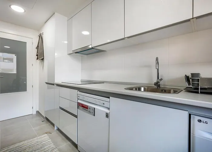 Appartement New 3 Bedroom With Pool + Near - Rdr274 *