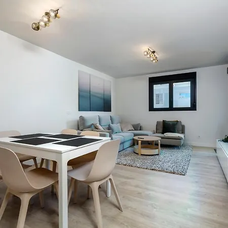 Apartment New 3 Bedroom With Pool + Near - Rdr274 *